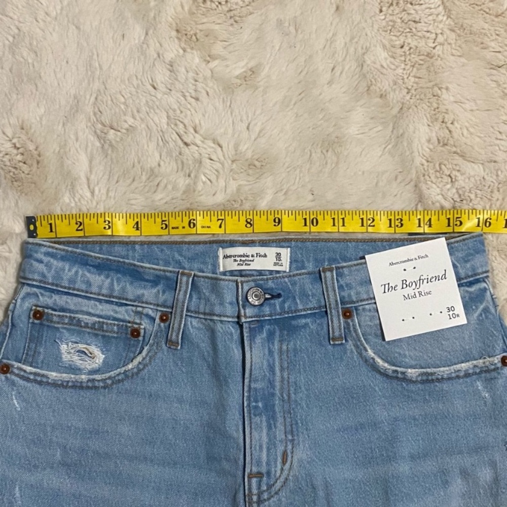 Abercrombie & Fitch Boyfriend Mid Rise Distressed Jeans - Picture 6 of 6